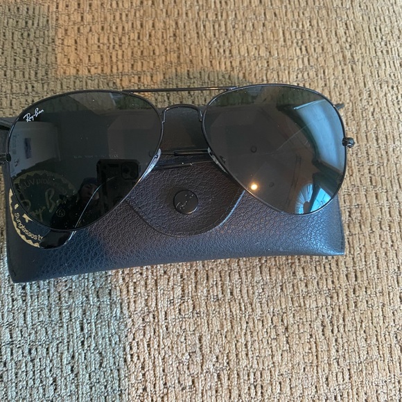 Ray-Ban Aviators - Picture 2 of 12